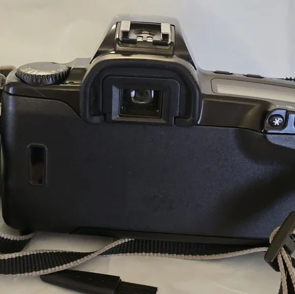 Canon EOS Rebel X S Black Camera body only like new - Picture 3 of 6